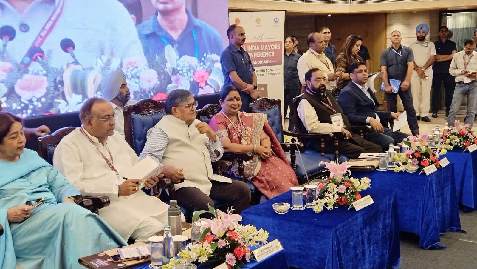 Naveen Jain and mayors at the 118th All India Mayors Council meeting in Chandigarh