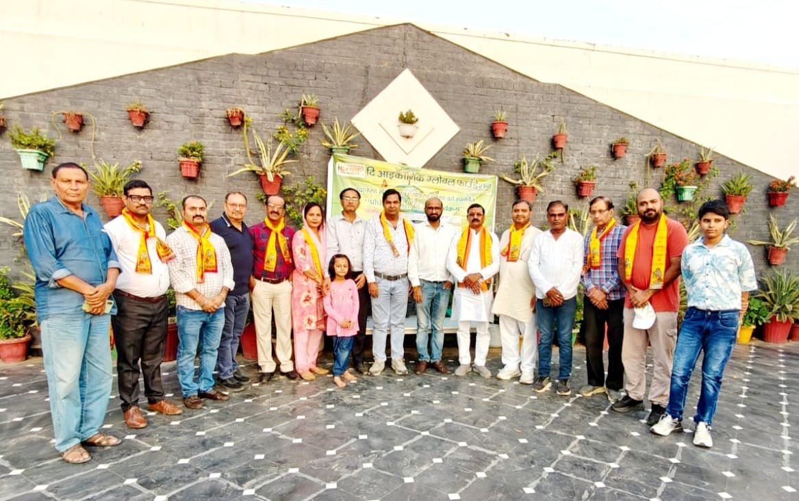 The Iconic Global Foundation organizes an environmental protection seminar and distributes Tulsi and other plants in Agra during Sharadiya Navratri.