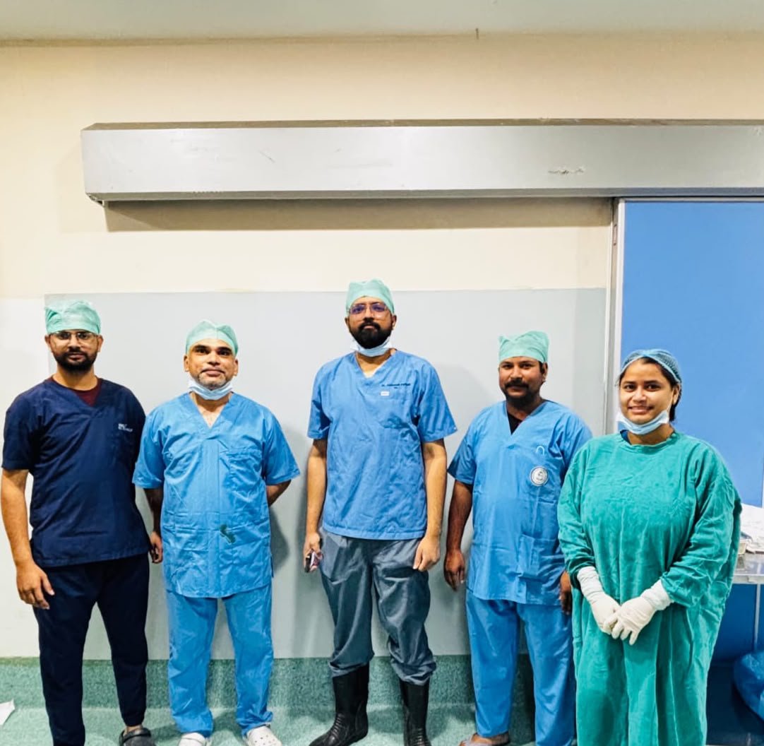 Successful partial nephrectomy to remove a kidney tumor and preserve the healthy kidney at SN Medical College Agra.