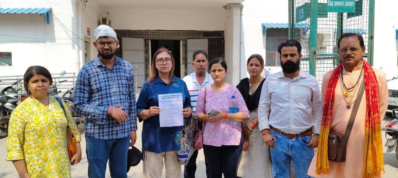 Agra cafe owner Ravi Chaturvedi files a police complaint alleging assault over feeding stray dogs.