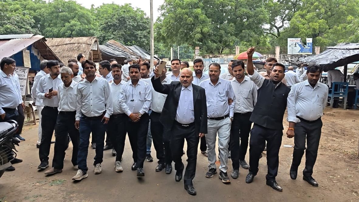 Advocates protest in Fatehabad over non-arrest of accused in assault case