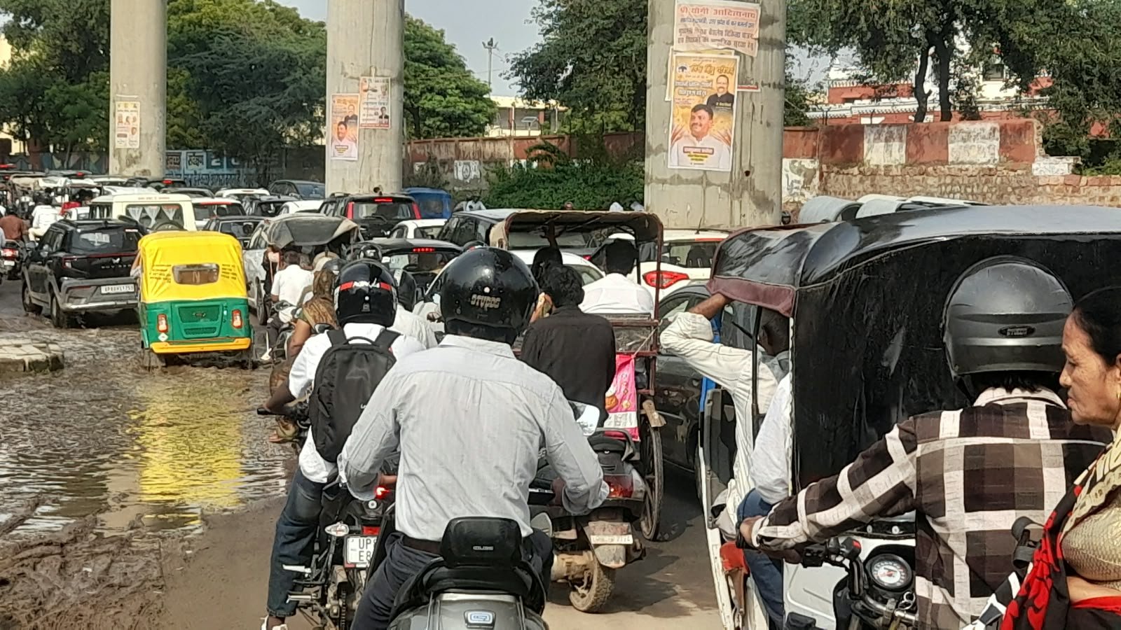 Eidgah Kheria ROB closure causing traffic jam in Agra