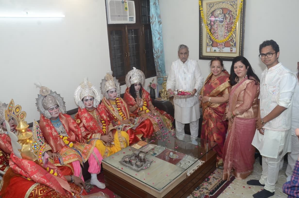Lord Ram, Mata Janaki, Lakshman, Bharat, Shatrughna and Lord Hanuman welcomed during a devotional ceremony in Nehru Nagar, Agra
